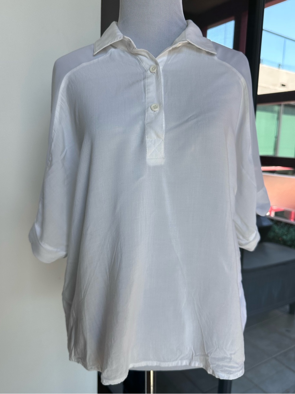 BCBGeneration White Button-Front Relaxed Polo Shirt